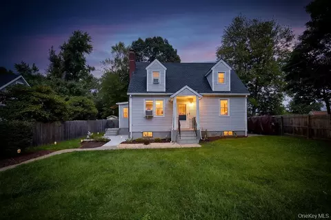 90 Walnut Rd, Cortlandt, NY 10537