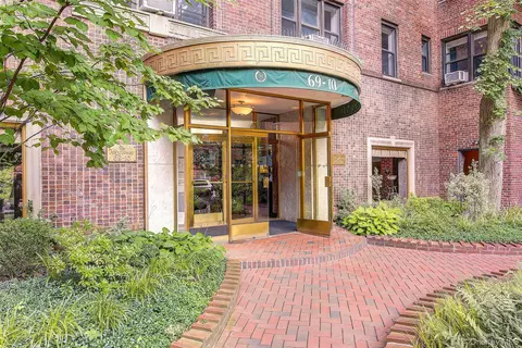 69-10 Yellowstone Blvd #207, New York, NY 11375