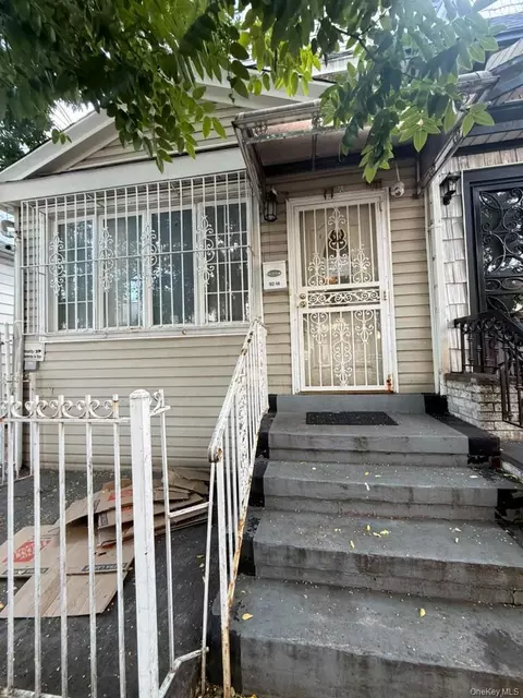 9214 168th Pl, Jamaica, NY 11433