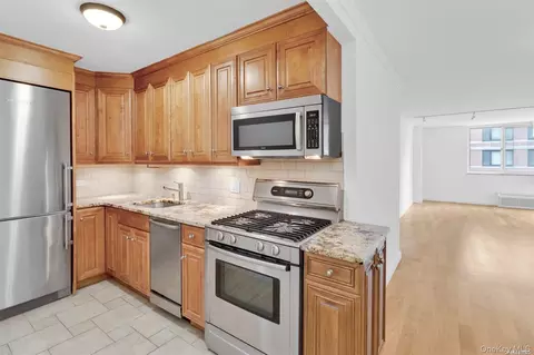 345 E 93rd St #4K, New York, NY 10128
