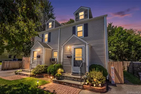 20-22 Henry St, Kings Park, NY 11754