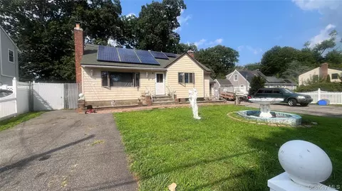 44 Lafayette Ave, Amityville, NY 11701