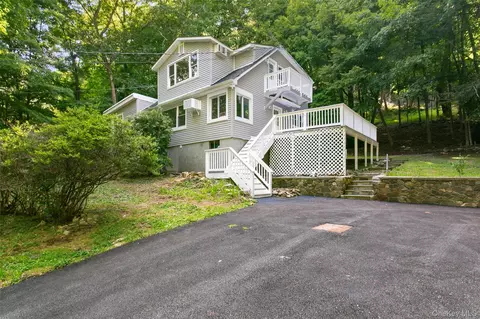 3 W Main St, Lewisboro, NY 10526