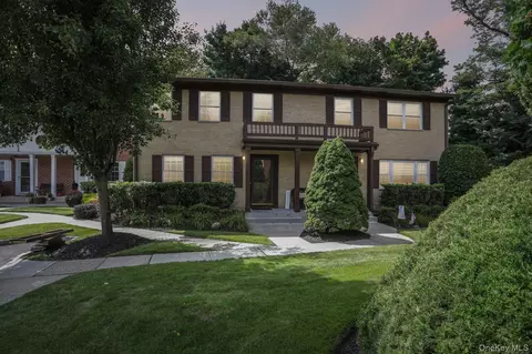 414 Pawnee Ct, Ramapo, NY 10901