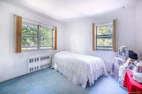 Bedroom - 4 Charter Cir #4, Ossining, NY 10562 photo 2 of 4