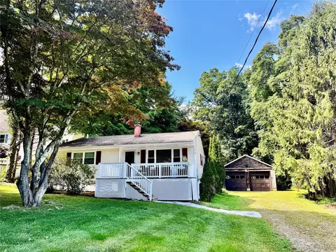 13 Arbutus St, Putnam Valley, NY 10579