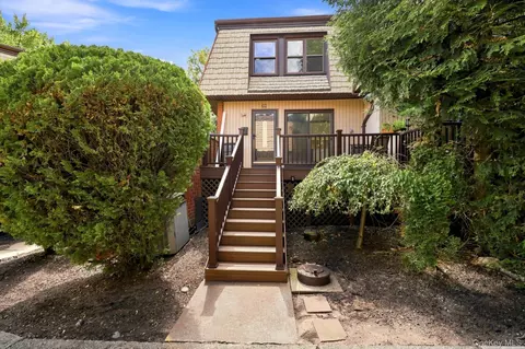 38 Heritage Dr #H, Clarkstown, NY 10956
