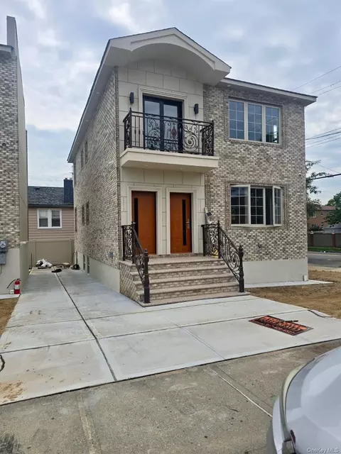 13055 123rd St, South Ozone Park, NY 11420