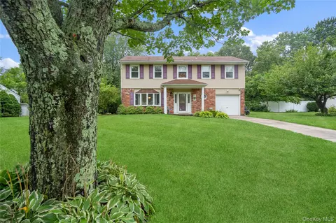 28 Block Blvd, Port Jefferson Station, NY 11776