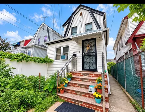188-42 Woodhull Ave, New York, NY 11423