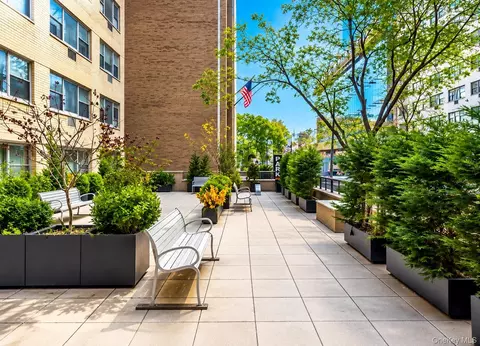 333 E 46th St #10E, New York, NY 10017