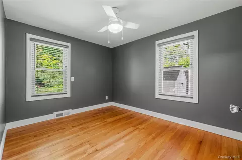 Bedroom - 9 Memory Ln, Poughkeepsie, NY 12603 photo 3 of 4