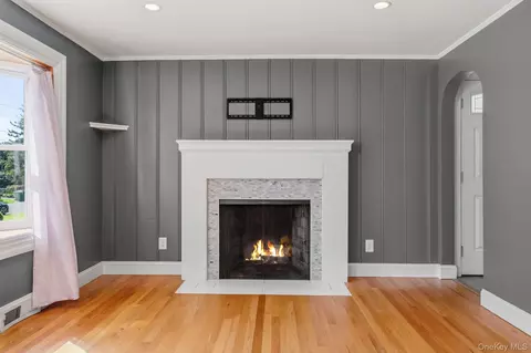 Living - 9 Memory Ln, Poughkeepsie, NY 12603 photo 4 of 6