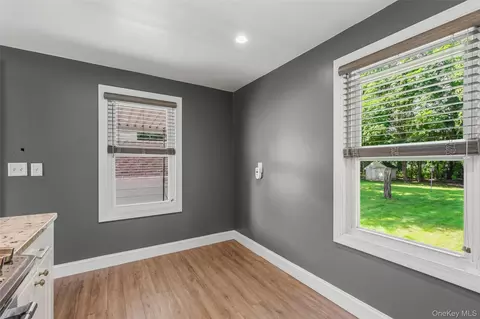 Entry Way - 9 Memory Ln, Poughkeepsie, NY 12603 photo 2 of 3
