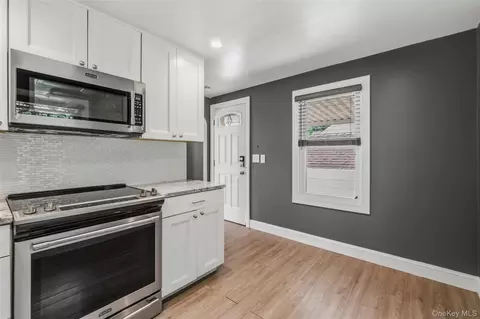 Entry Way - 9 Memory Ln, Poughkeepsie, NY 12603 photo 1 of 3