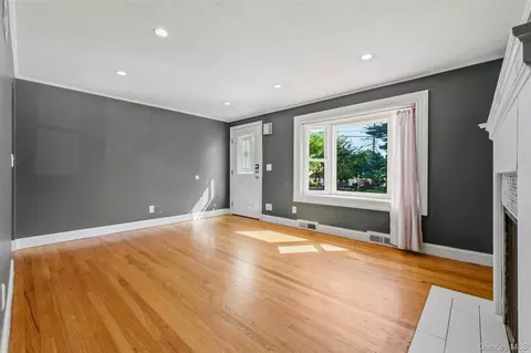 Living - 9 Memory Ln, Poughkeepsie, NY 12603 photo 6 of 6