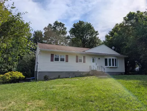 43 Lancer Dr, Newburgh, NY 12550