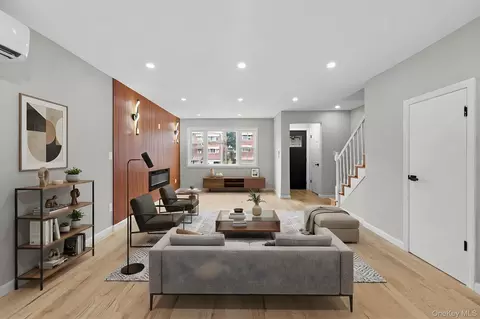 4067 Baychester Ave, New York, NY 10466