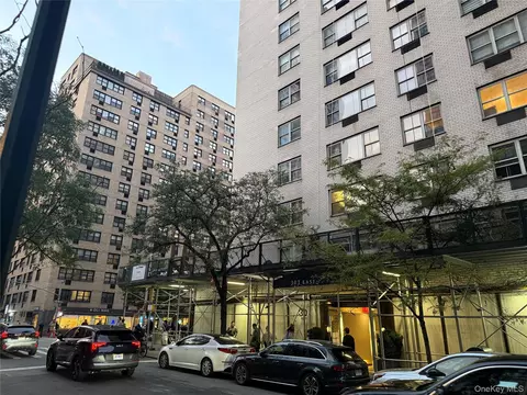 301 E 75th St #5J, New York, NY 10021