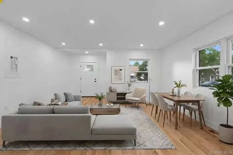 13049 232nd St, New York, NY 11413