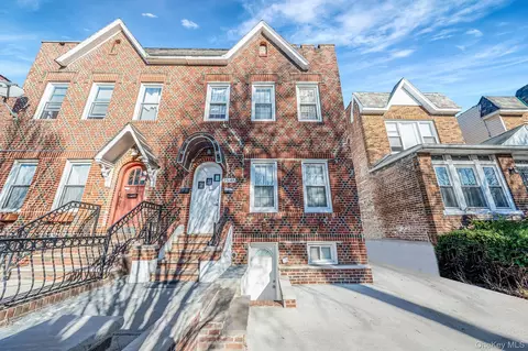 2545 98th St, New York, NY 11369