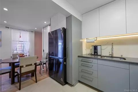 Kitchen - 13604 Cherry Ave #4E, Flushing, NY 11355 photo 1 of 3