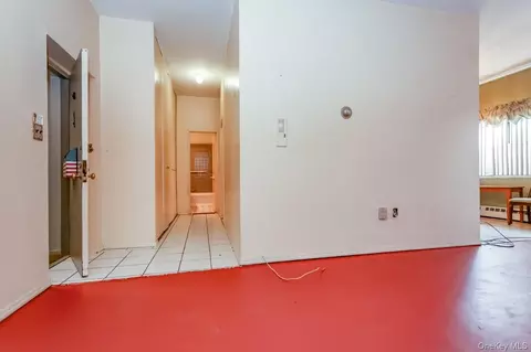 Entry Way - 1 Lakeview Dr #LL5, Peekskill, NY 10566 photo 1 of 5