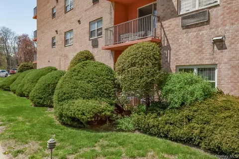 Exterior - 1 Lakeview Dr #LL5, Peekskill, NY 10566 photo 5 of 5
