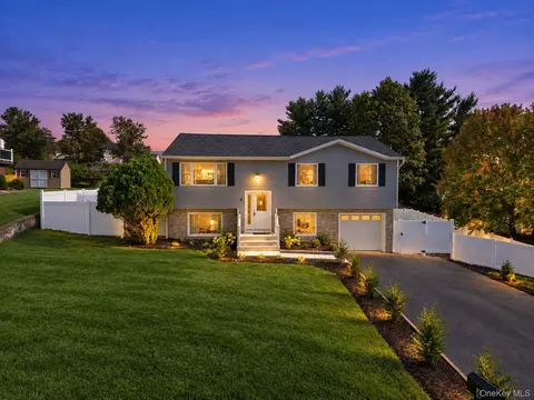 4 Liberty Ct, Washingtonville, NY 10992