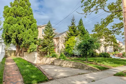 319 Frankel Blvd, Merrick, NY 11566