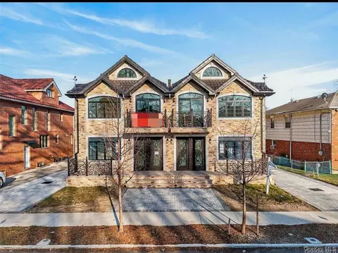 71-39 166th St, Fresh Meadows, NY 11365
