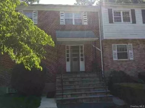 513 Woodland Hills Rd, White Plains, NY 10603