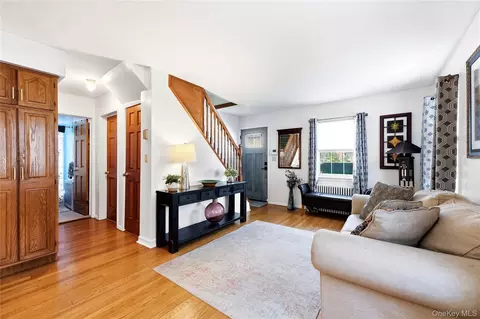 Entry Way - 205 Stuart Rd, Valley Stream, NY 11581 photo 1 of 4