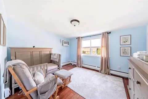 Bedroom - 205 Stuart Rd, Valley Stream, NY 11581 photo 3 of 4