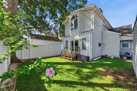 Exterior - 205 Stuart Rd, Valley Stream, NY 11581 photo 3 of 5