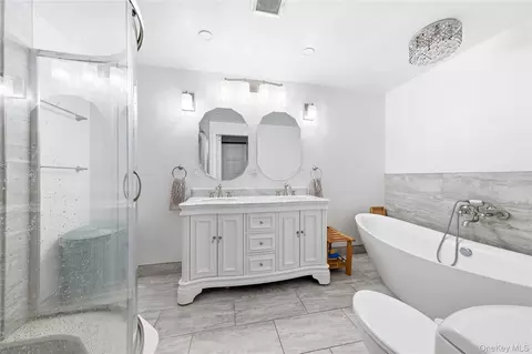 Bath - 205 Stuart Rd, Valley Stream, NY 11581 photo 1 of 3