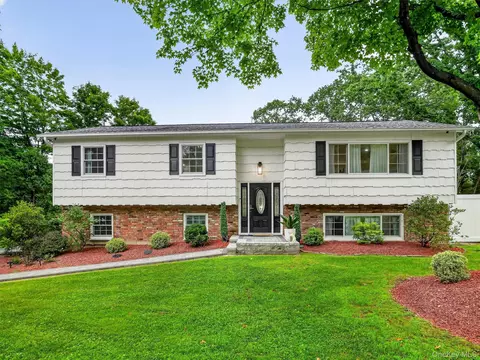5 Evan Dr, Clarkstown, NY 10956
