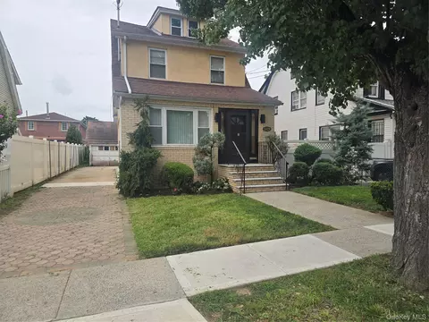 11428 175th St, Jamaica, NY 11434