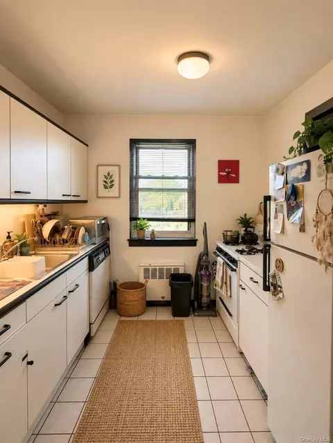 6823 150 St #B, Flushing, NY 11367 photo 5