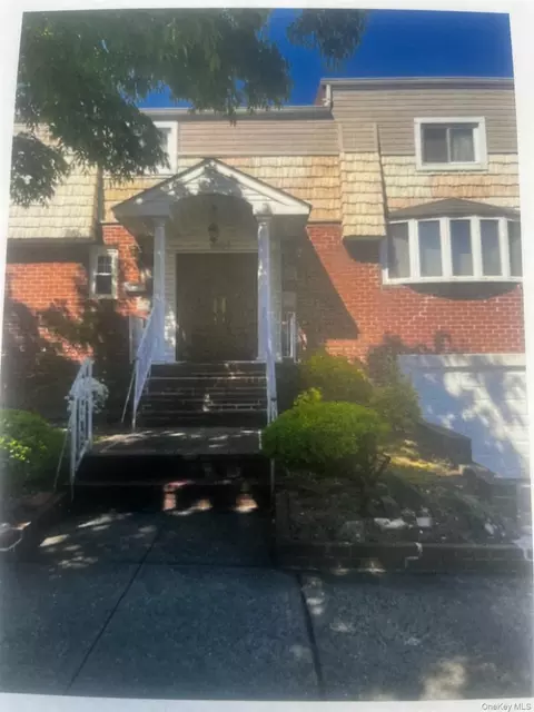 8104 169th St, Jamaica, NY 11432