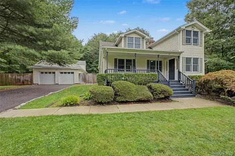 87 Daly Rd, East Northport, NY 11731