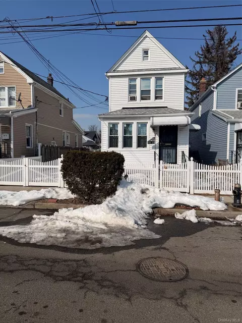 155-23 115 Dr, Jamaica, NY 11434