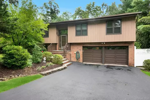 2 Lakeview Ave W, Cortlandt, NY 10567