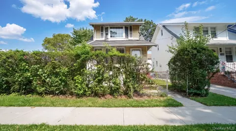 9221 Winchester Blvd, New York, NY 11428