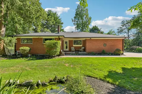 230 Union Ave, Holbrook, NY 11741