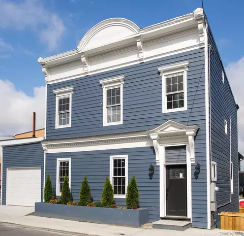 29 N Third St, Hudson, NY 12534