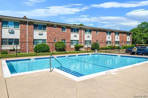 Exterior - 2453 Union #20B, Islip, NY 11751 photo 2 of 2