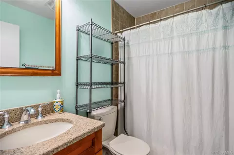Bath - 2453 Union #20B, Islip, NY 11751 photo 1 of 1