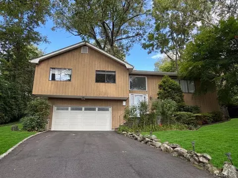 44 Hillside Ln, New Rochelle, NY 10804
