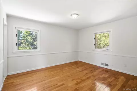 Bedroom - 52 Blanche, Plainview, NY 11803 photo 1 of 4